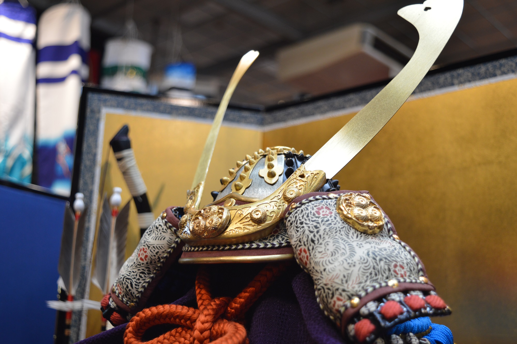 五月人形の紹介7 早乙女義隆作 兜飾り - 岐阜県大垣市にある雛人形